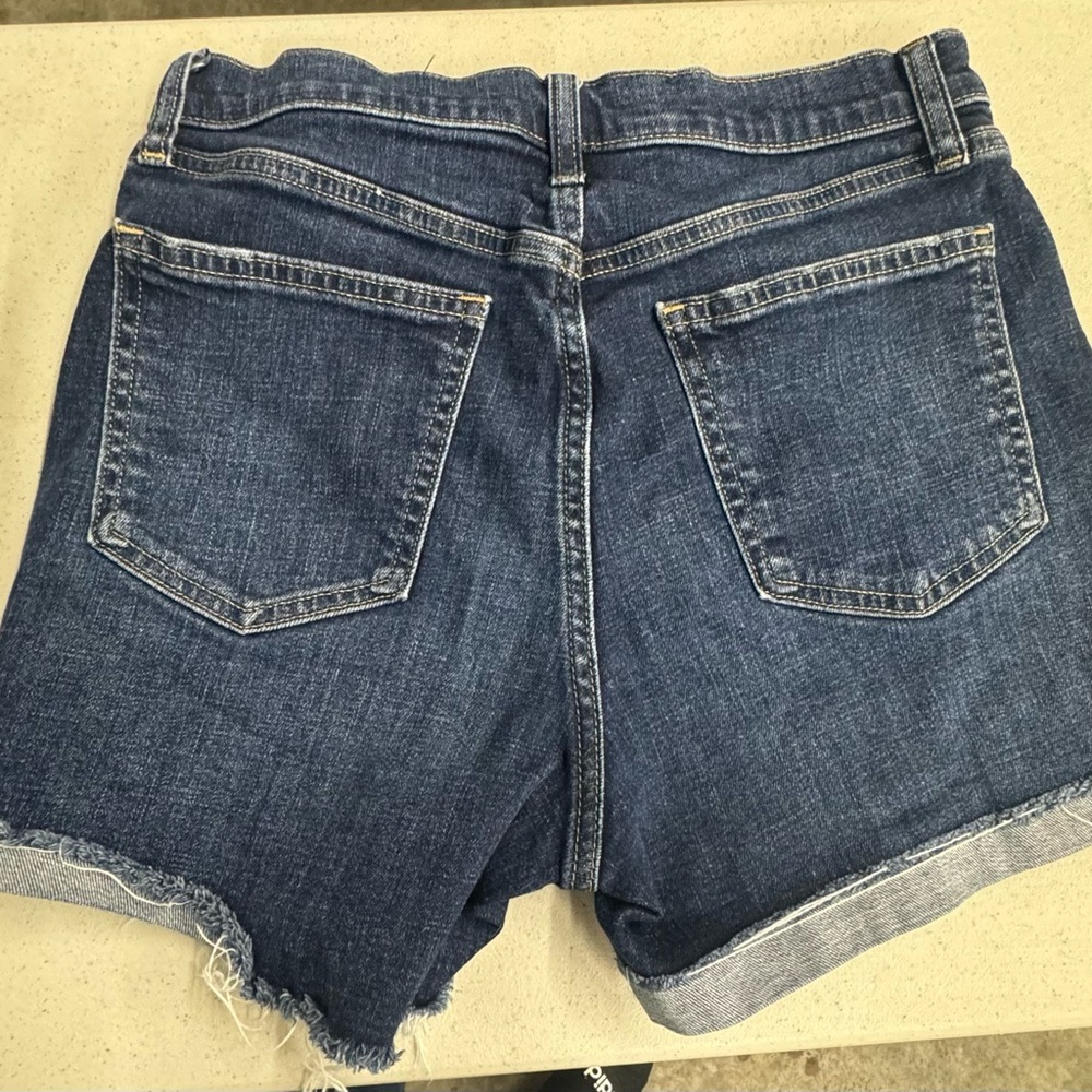 GAP Dark Blue Jean Shorts with Frayed Hem
Sz 4 - Picture 2 of 3